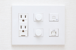 マルチメディアコンセント